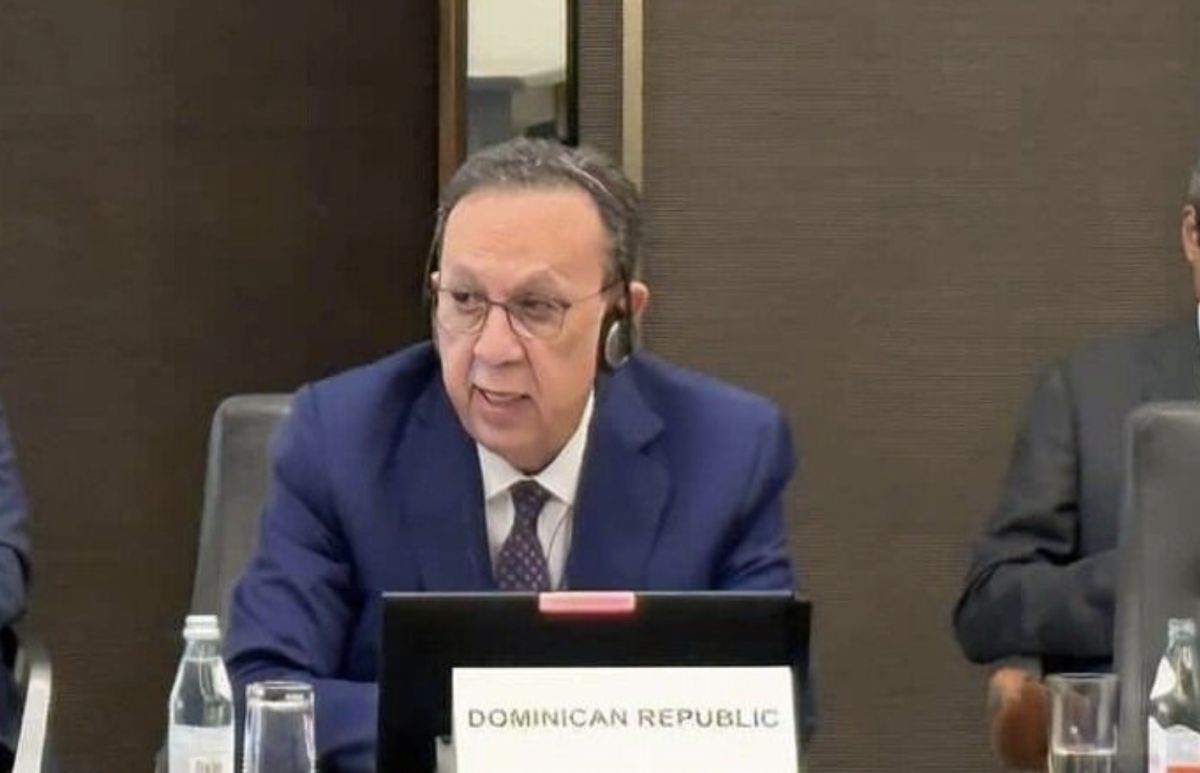 Héctor Valdez Albizu enfrenta ciberataques contra el Banco Central dominicano