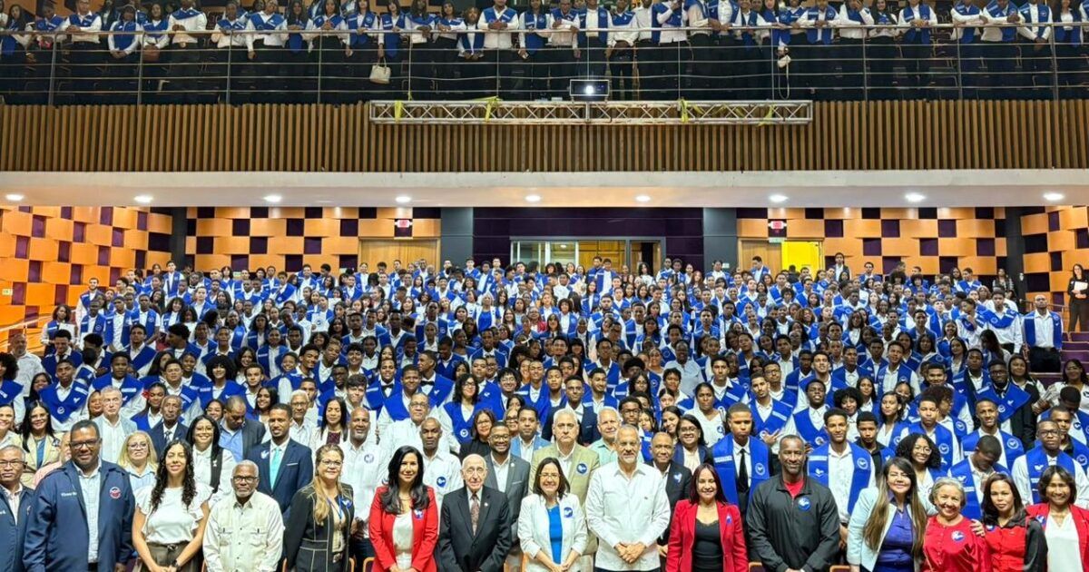 Certifican a 512 estudiantes dominicanos como promotores de prevención contra drogas