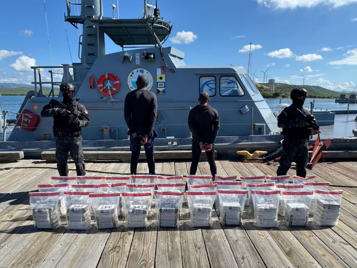 Incautan 151 paquetes de cocaína en operativo frente a costas de Baní