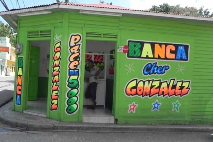 71,000 Bancas de Lotería FRENTE A ESCUELAS