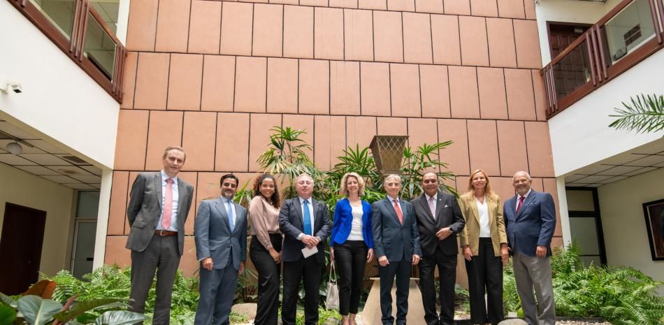 Unión europea reconoce que están NEGANDO muchas Visas a DOMINICANOS